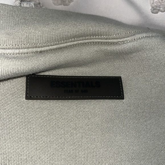 Fear of God essential crewneck. - Picture 3 of 3